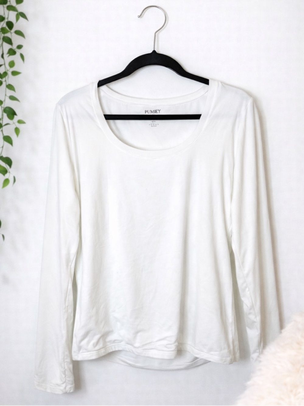 Puimey double lined Women's Long Sleeve Scoop Neck Top - White